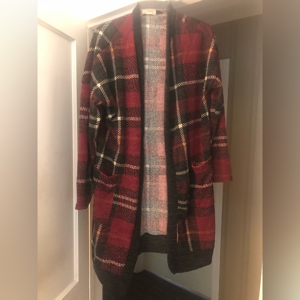 NWOT Viamor Plaid Open Front Cardigan Sweater - Red and Black